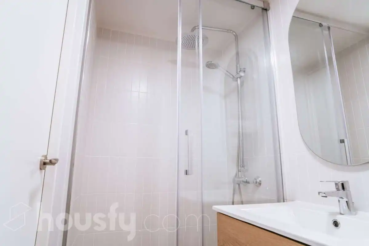 Baño de Estudio de alquiler en Madrid con Amueblado