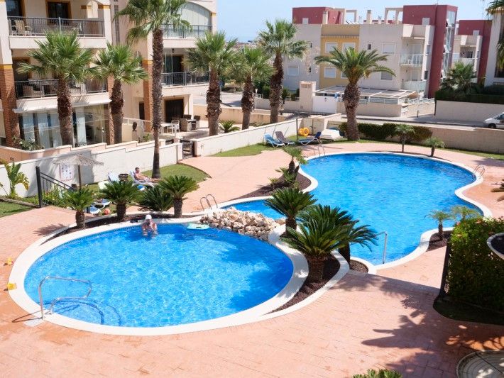 Swimming pool of Flat for sale in Guardamar del Segura  with Air Conditioner, Terrace and Storage room
