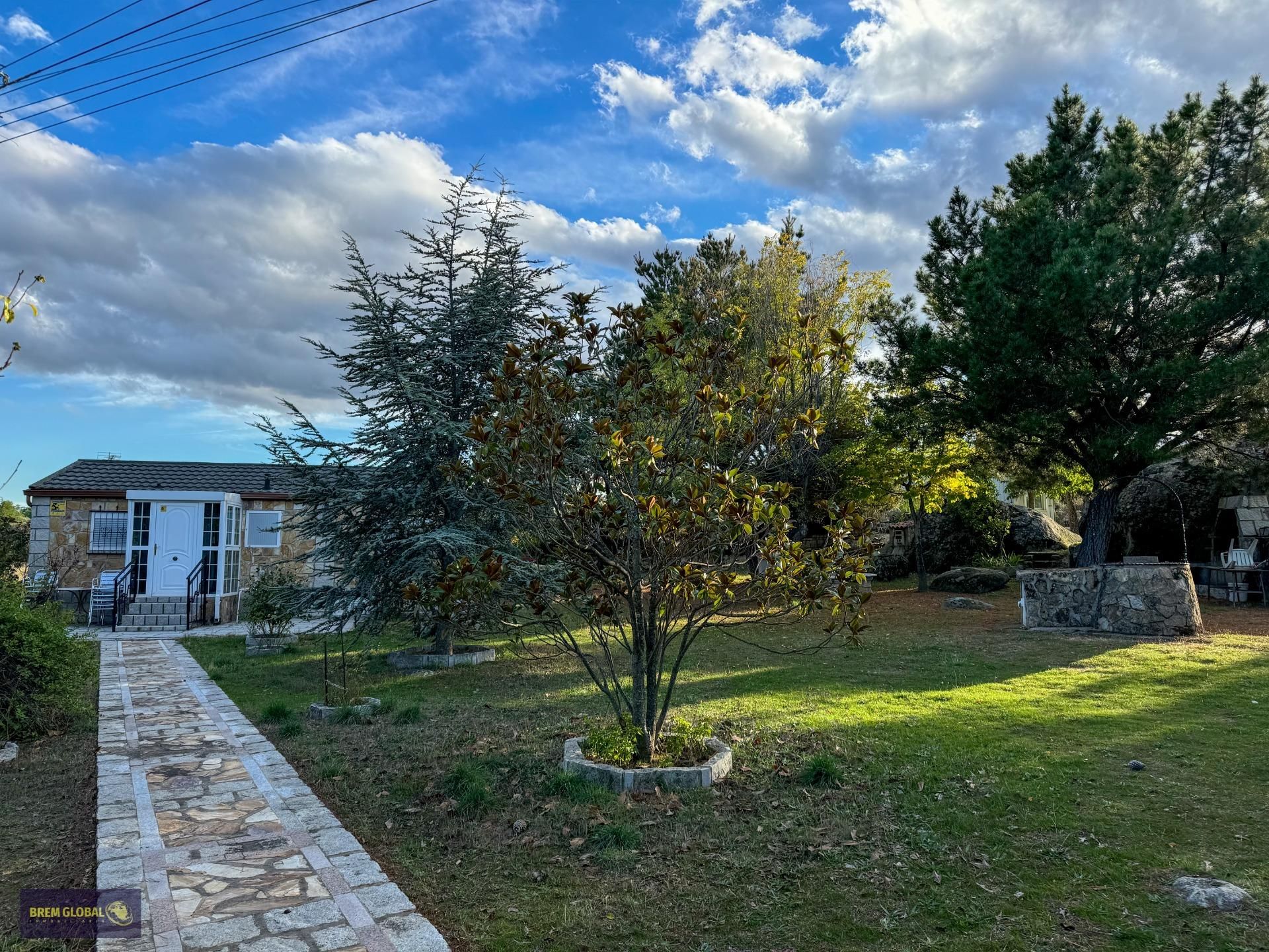 House or chalet for sale in Lozoyuela-Navas-Sieteiglesias  with Heating, Private garden and Terrace