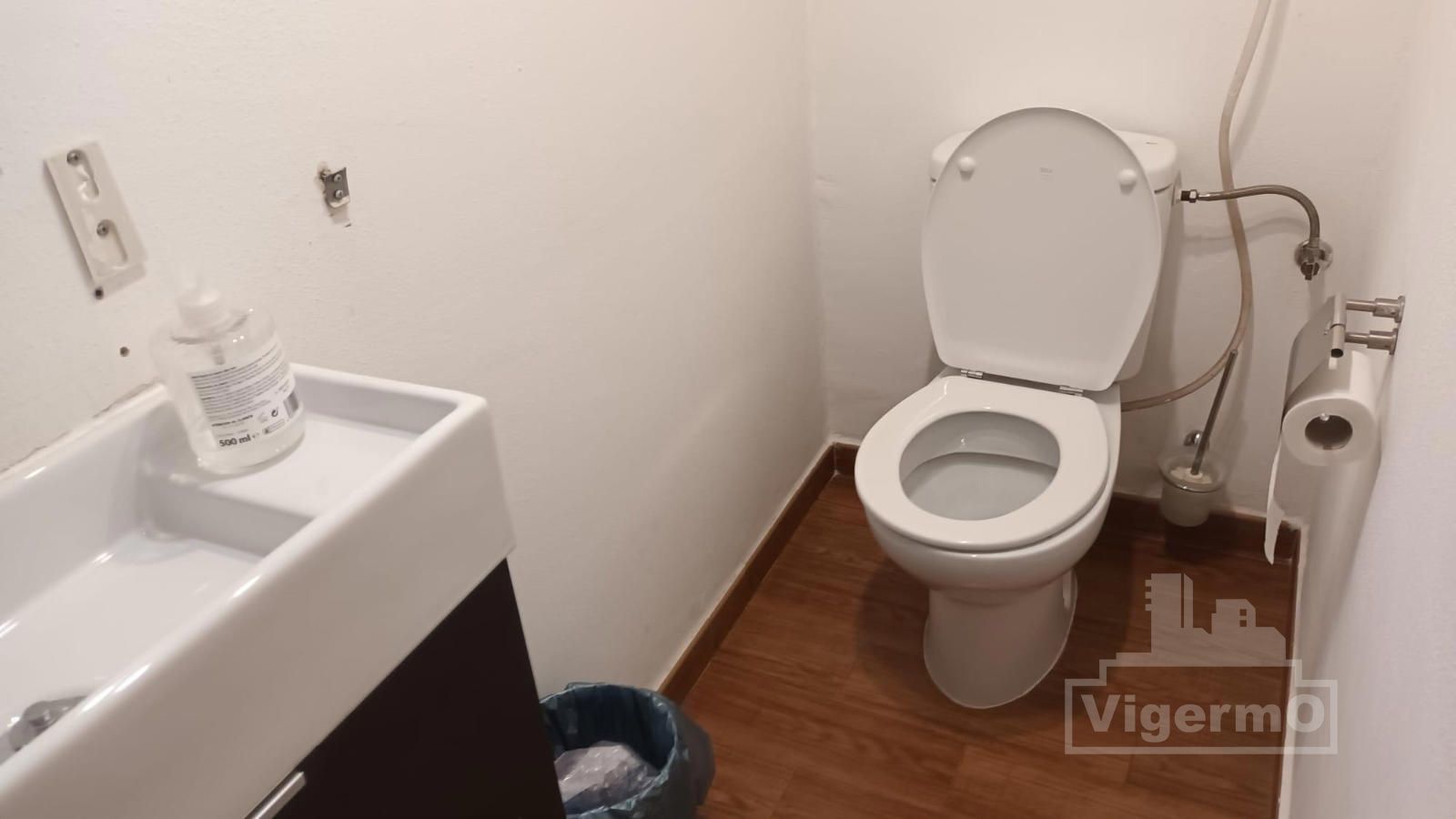 Baño de Local en venta en Leganés