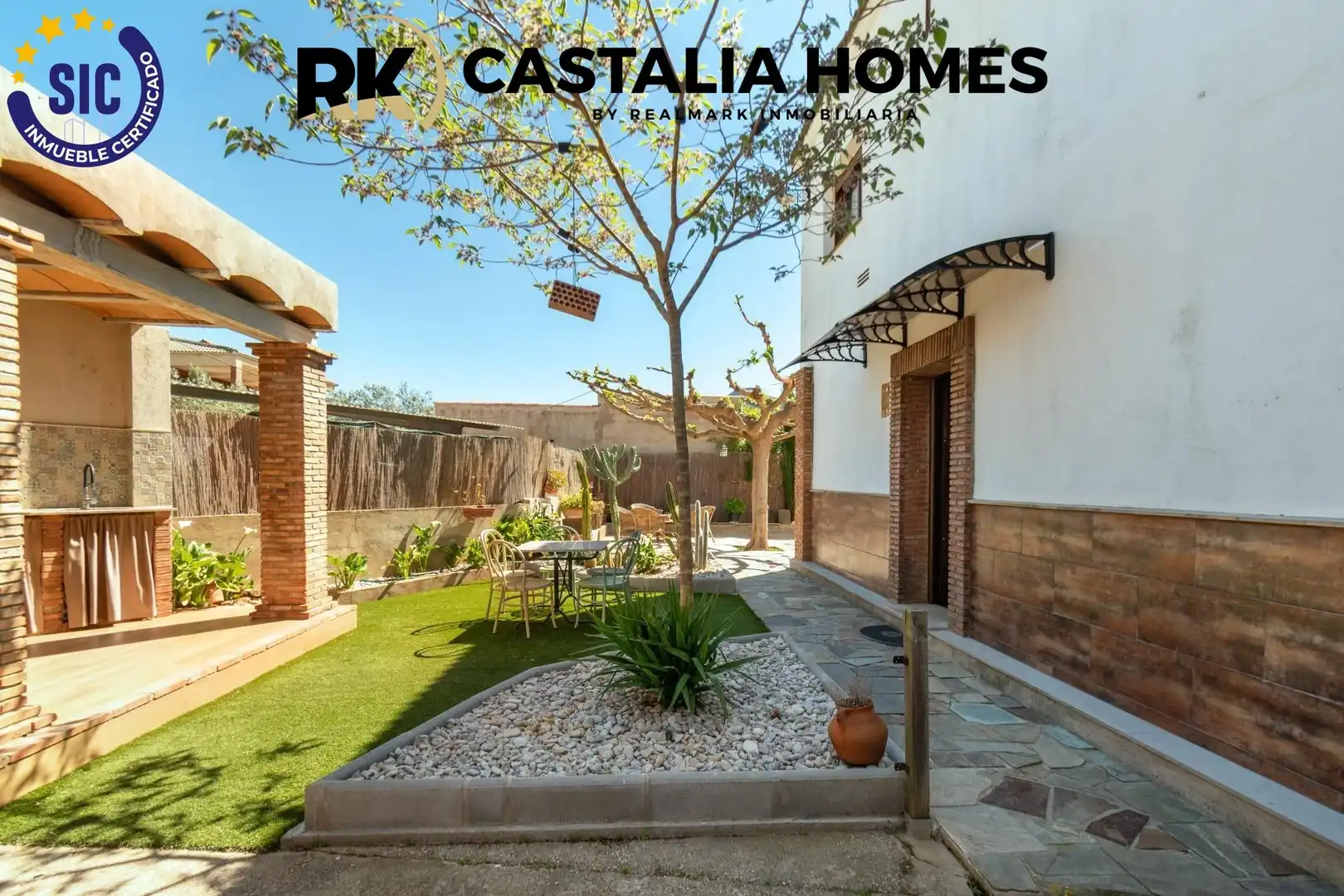 Vista exterior de Casa o xalet en venda en Borriol amb Calefacció, Jardí privat i Piscina