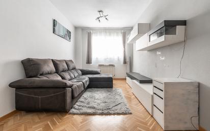 Living room of Flat for sale in  Madrid Capital  with Heating