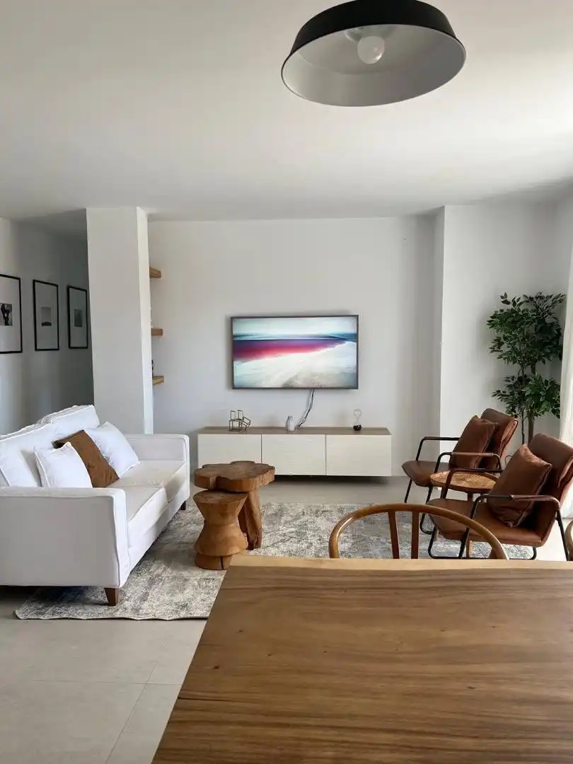 Sala d'estar de Àtic de lloguer en Benahavís amb Aire condicionat, Calefacció i Terrassa