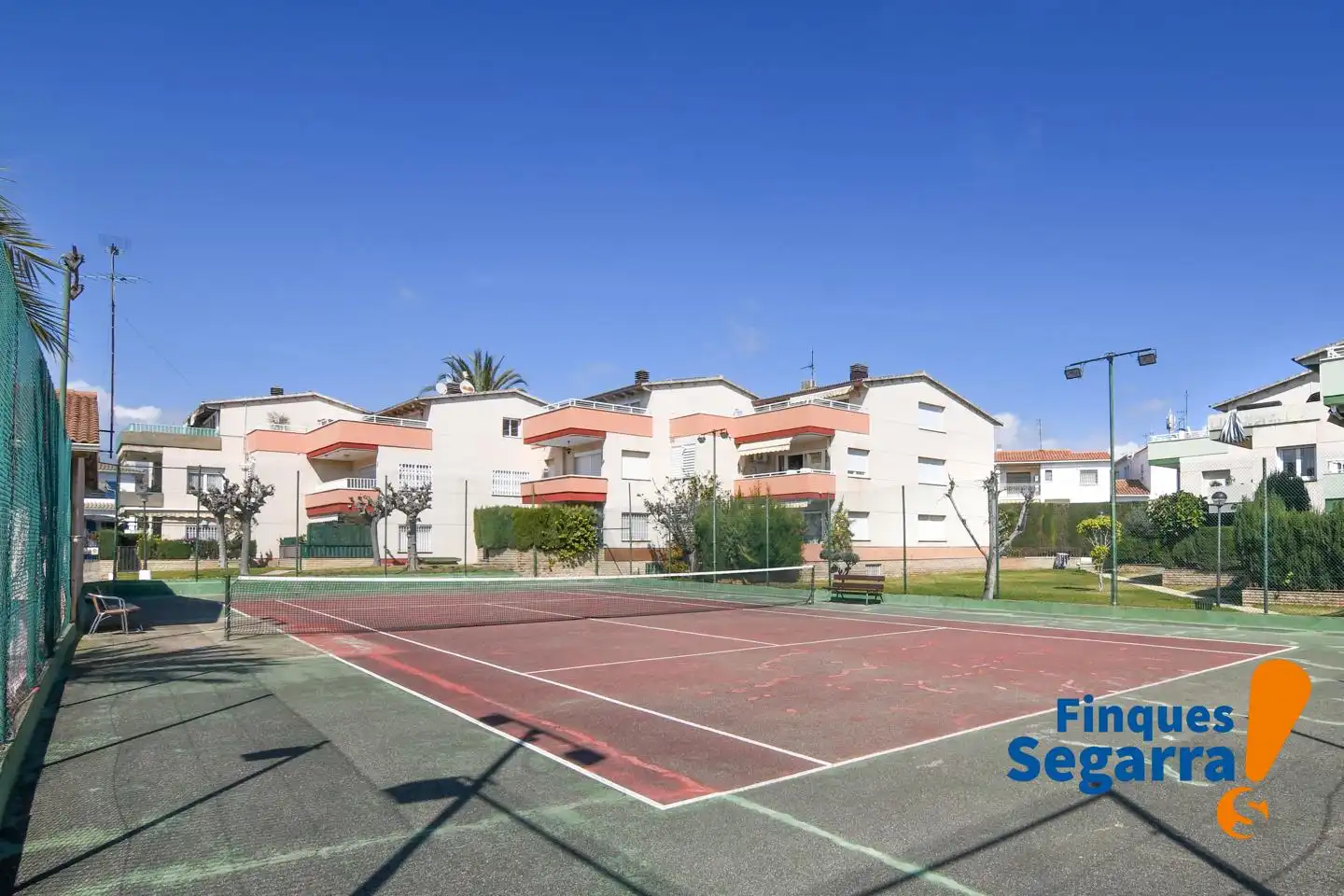 Vista exterior de Dúplex en venda en El Vendrell amb Aire condicionat, Terrassa i Piscina comunitària