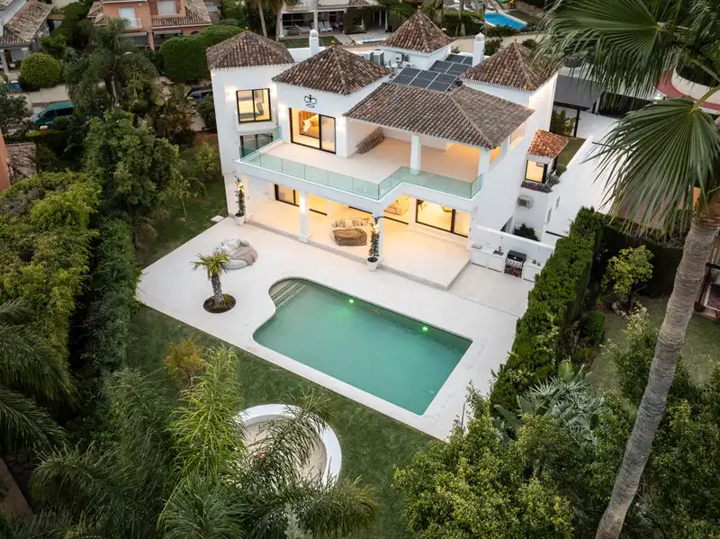 Chalet con terraza en venta en Nueva, imagen 48