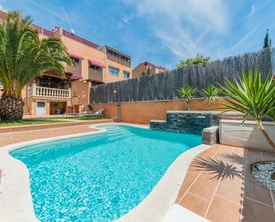 Piscina de Casa adosada en venda en Arroyomolinos (Madrid) amb Aire condicionat, Jardí privat i Terrassa
