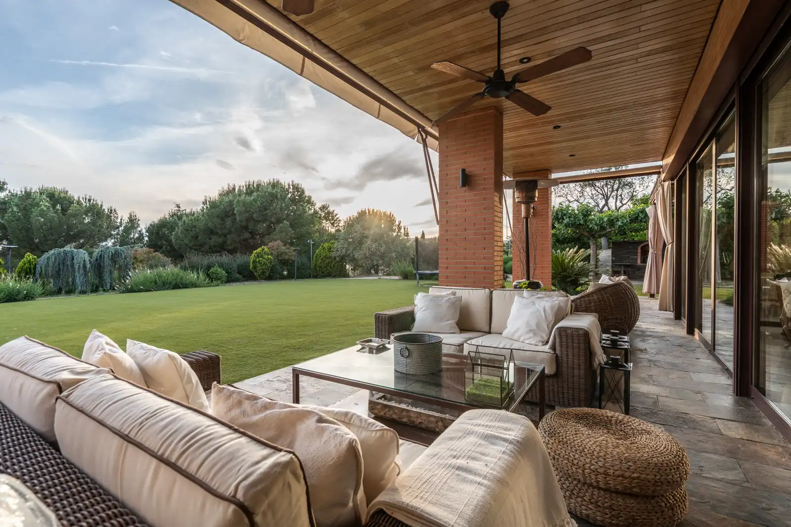 Terrassa de Casa o xalet en venda en Las Rozas de Madrid amb Aire condicionat, Calefacció i Jardí privat