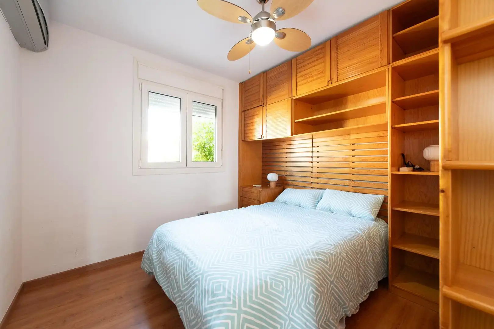 Bedroom of Detached homes for sale in Málaga  with Air Conditioner, Terrace and Community pool