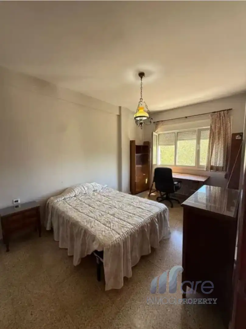 Habitación de Piso en venta en Granada con Calefacción, Terraza y Amueblado