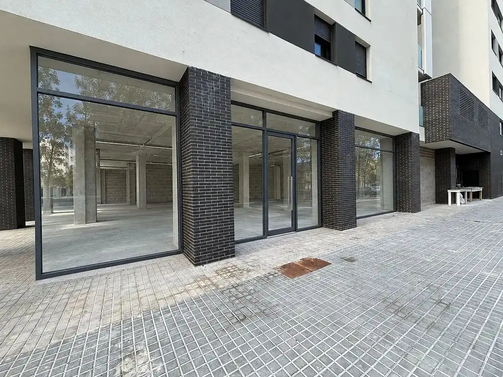 Gewerbefläche zur Miete in Carrer de la Indústria 380, imagen 3