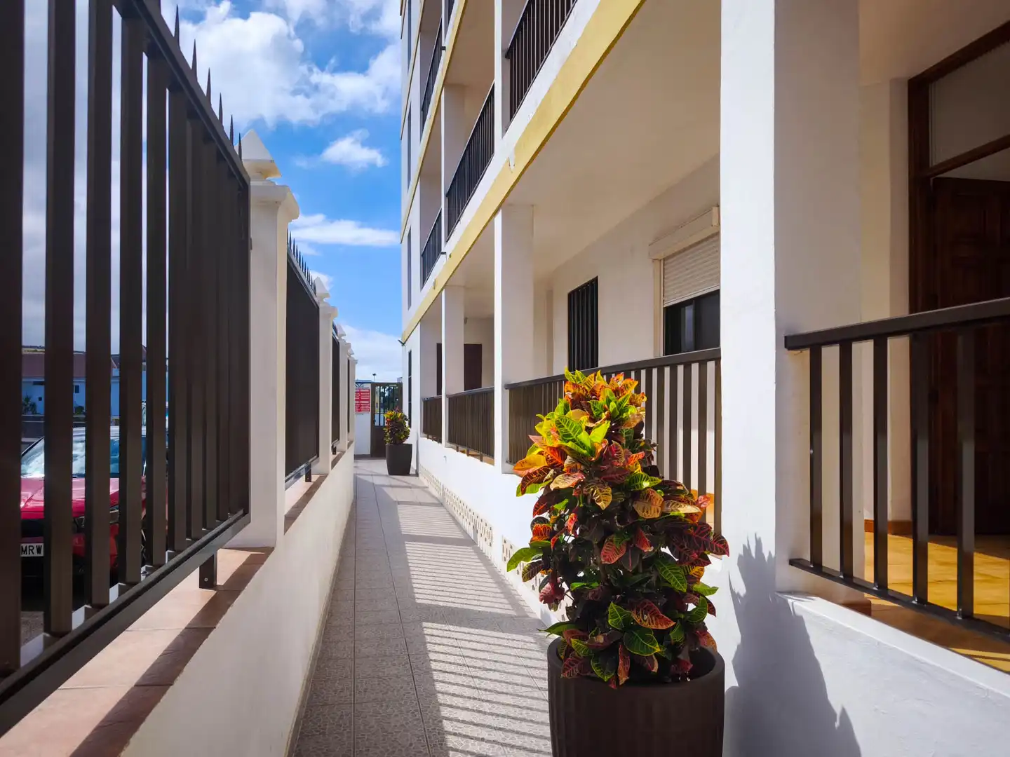 Außenansicht von Wohnungen zum Verkauf in Santiago del Teide mit Terrasse, Möbliert und Gemeinschaftspool
