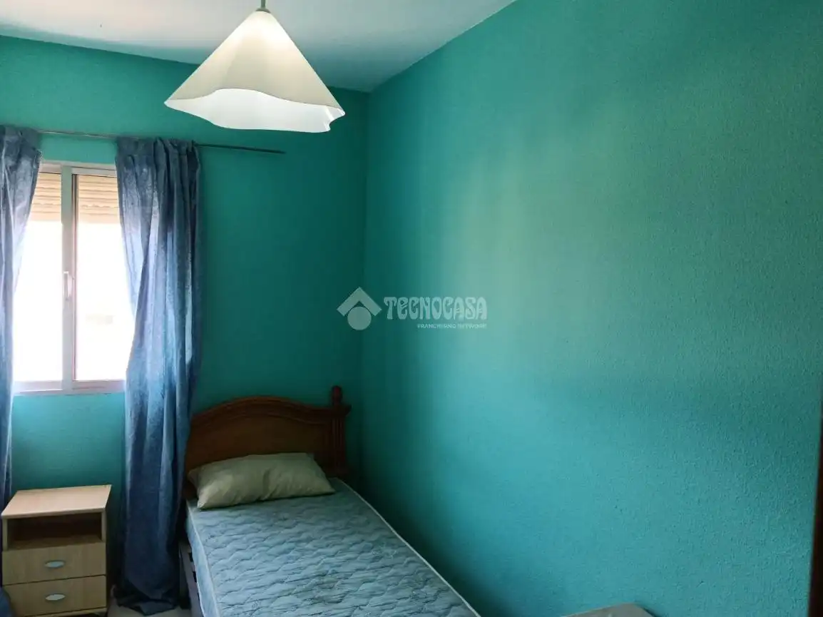 Habitación de Piso en venta en Dos Hermanas con Amueblado y Balcón