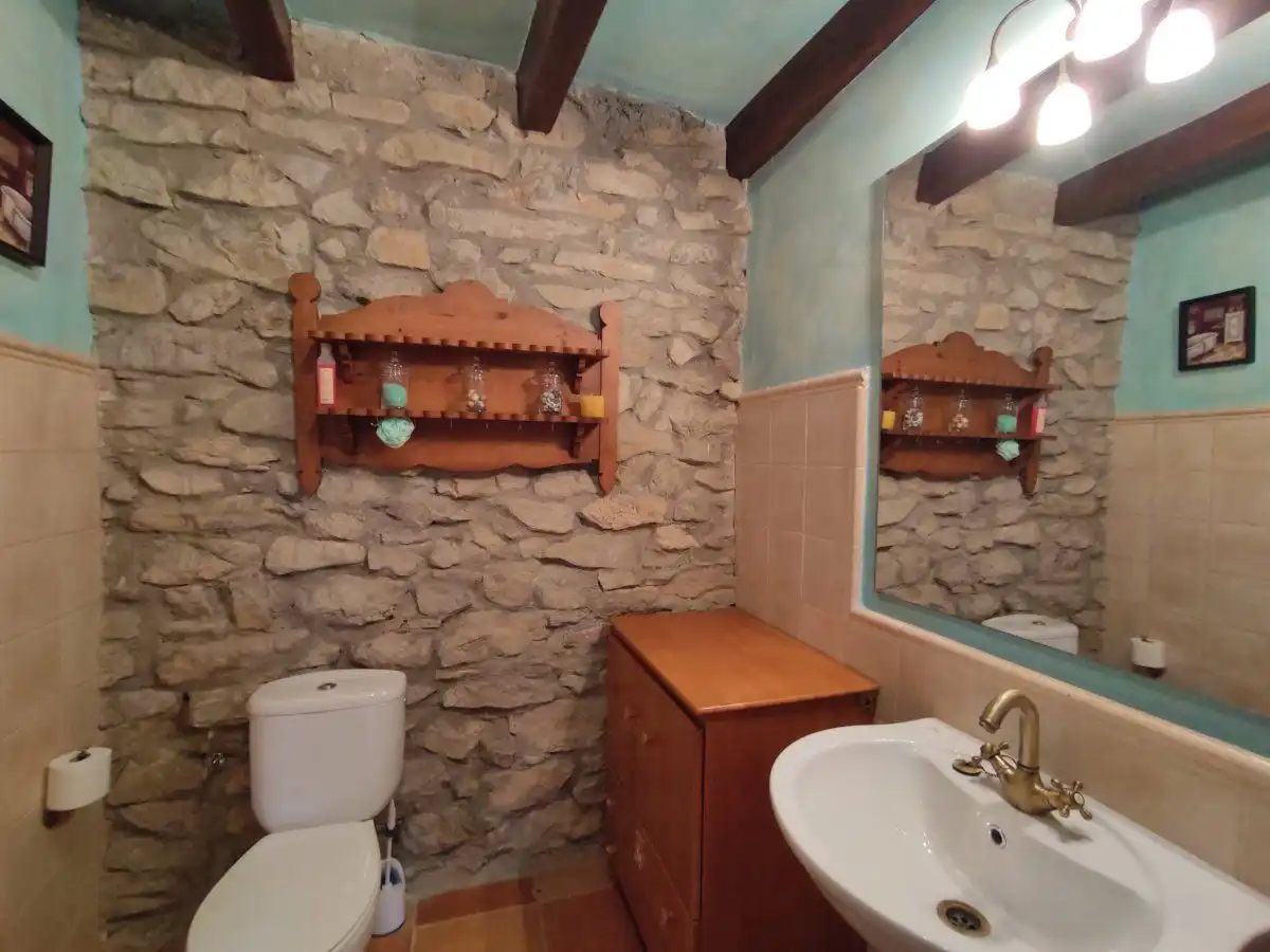 Baño de Casa o chalet en venta en Sabiñánigo con Calefacción, Jardín privado y Terraza