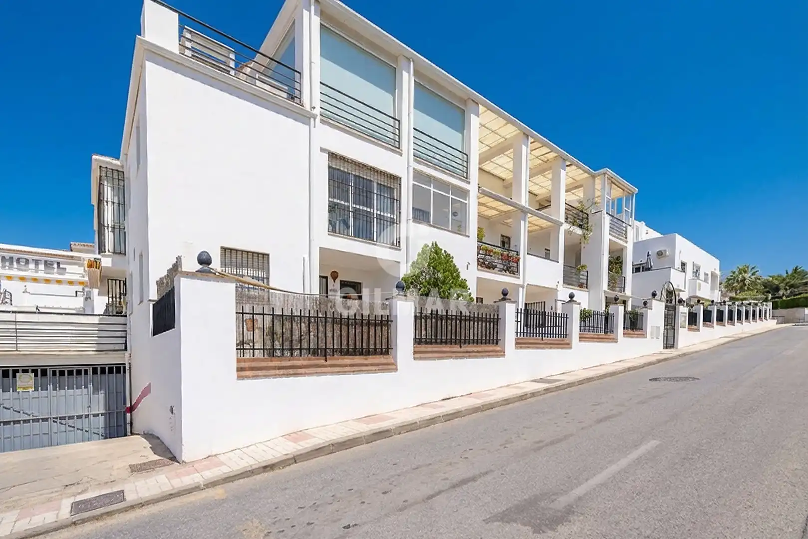 Vista exterior de Pis en venda en Torremolinos amb Jardí privat, Traster i Piscina