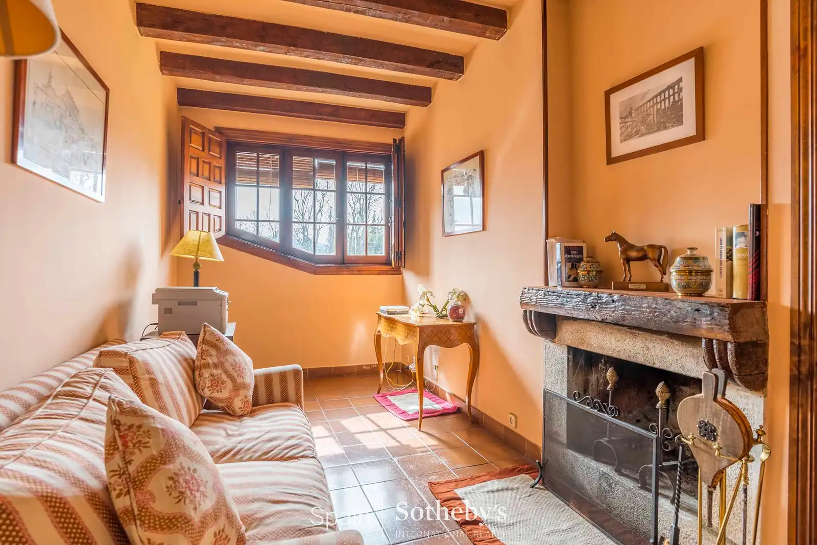Sala de estar de Residencial en venta en Sotosalbos