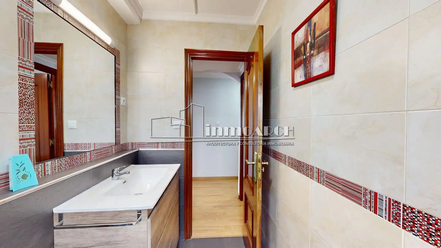 Baño de Piso de alquiler en A Coruña Capital  con Amueblado