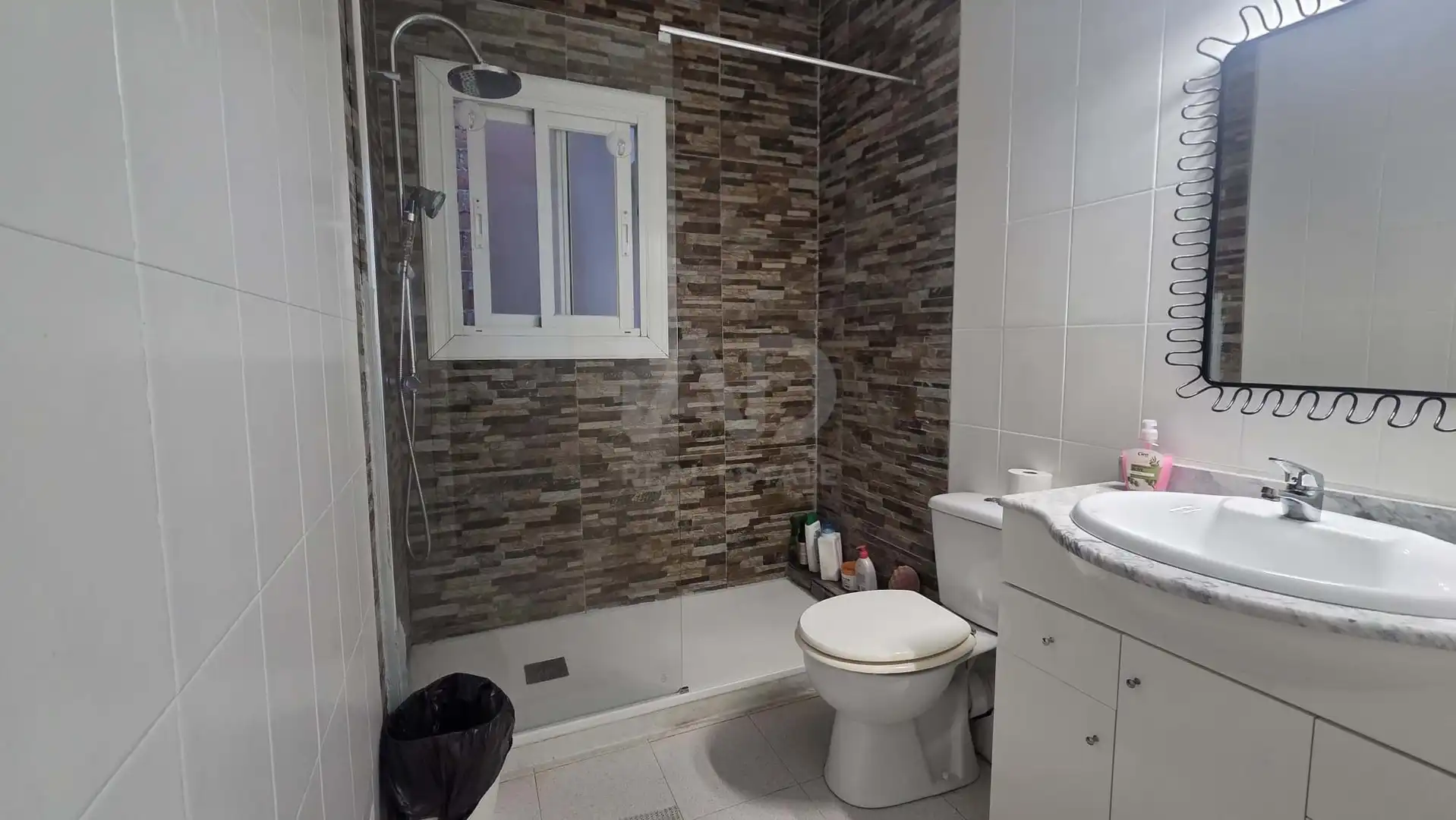 Baño de Piso en venta en Sant Pere de Ribes con Aire acondicionado