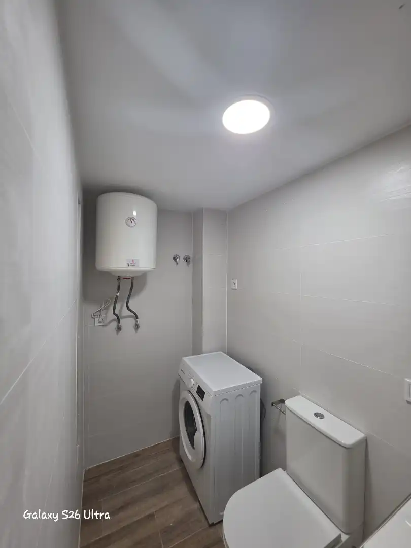 Baño de Estudio de alquiler en Catarroja con Amueblado, Horno y Lavadora