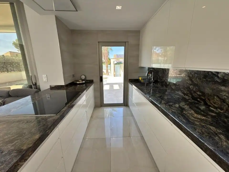 Cuina de Casa o xalet en venda en Orihuela amb Aire condicionat, Calefacció i Jardí privat