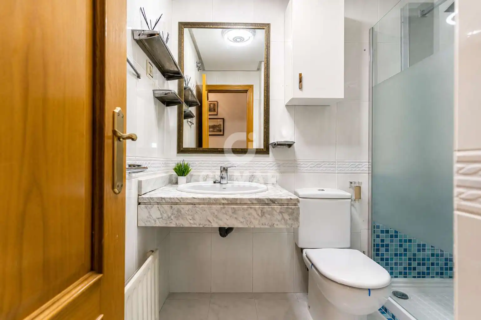 Bathroom of Flat for sale in Boadilla del Monte  with Heating, Private garden and Storage room