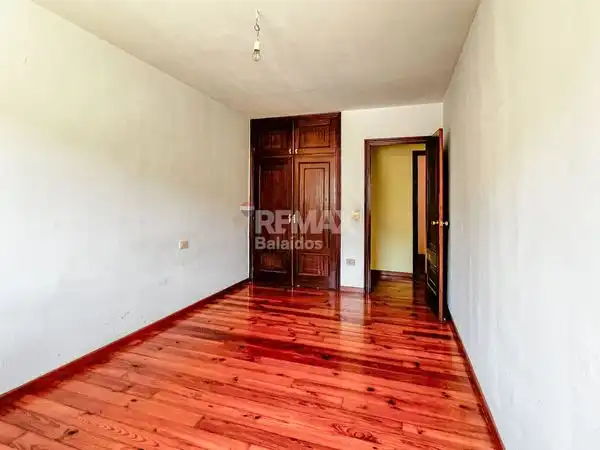 Schlafzimmer von Wohnung zum Verkauf in Nigrán mit Heizung, Parkett und Abstellraum