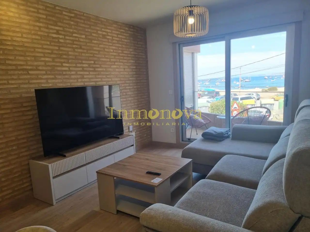 Sala de estar de Piso de alquiler en Cangas  con Calefacción, Amueblado y Balcón
