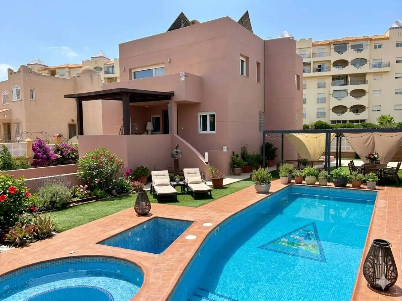 Piscina de Casa o chalet en venta en El Ejido con Aire acondicionado, Calefacción y Jardín privado