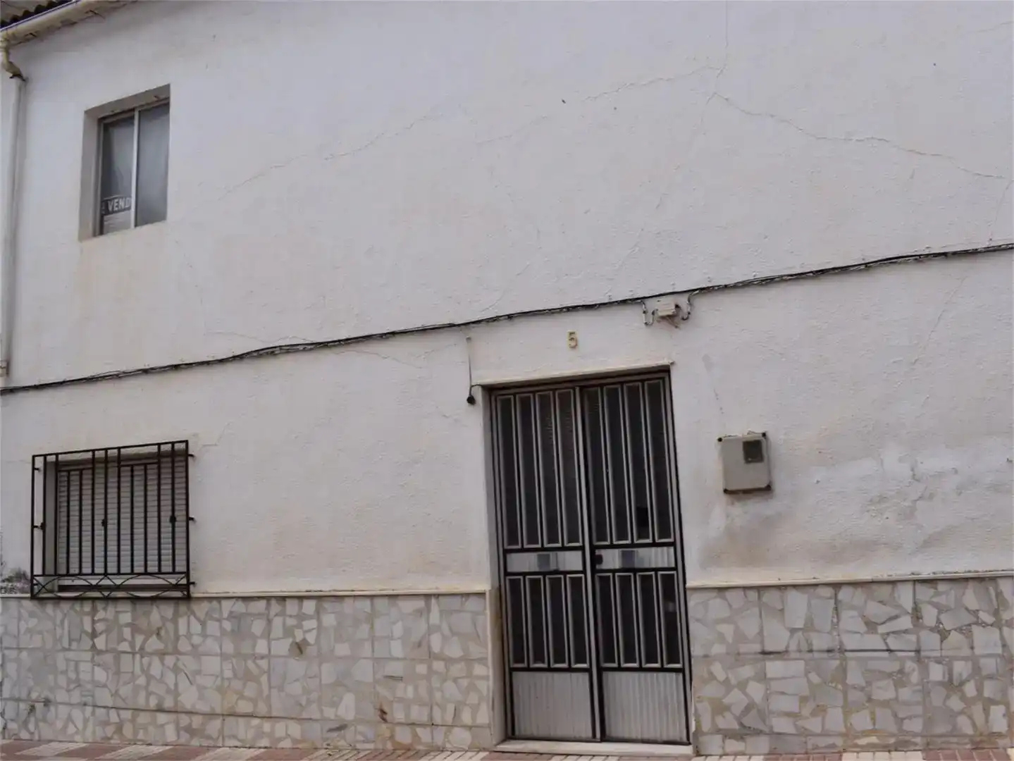 Vista exterior de Pis en venda en Villatorres amb Traster i Balcó