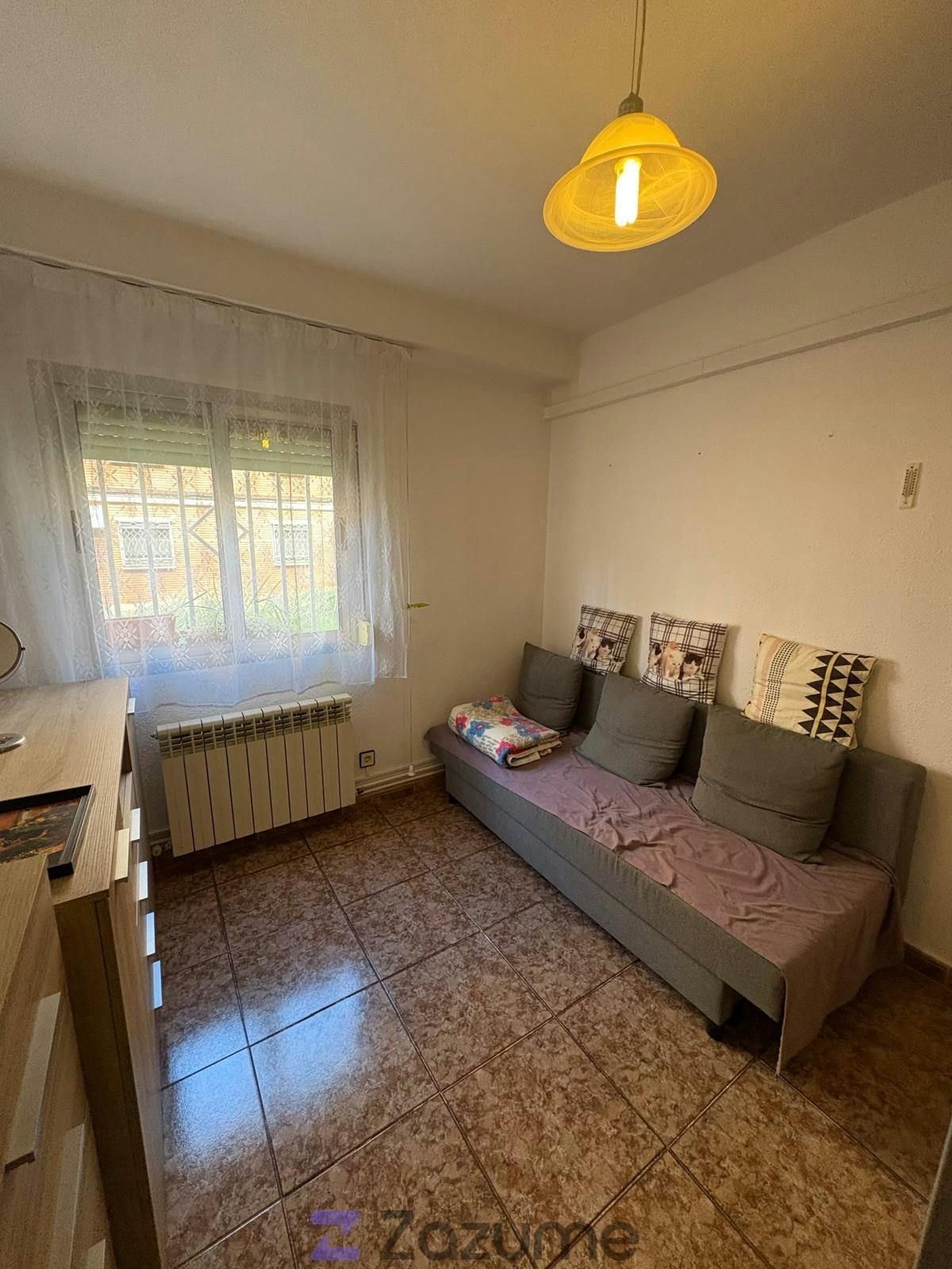 Dormitori de Pis de lloguer en  Zaragoza Capital amb Aire condicionat, Calefacció i Moblat