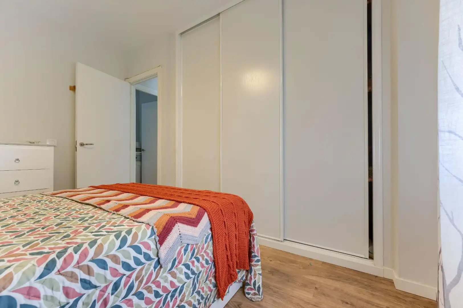 Habitación de Piso en venta en Mairena del Aljarafe con Aire acondicionado