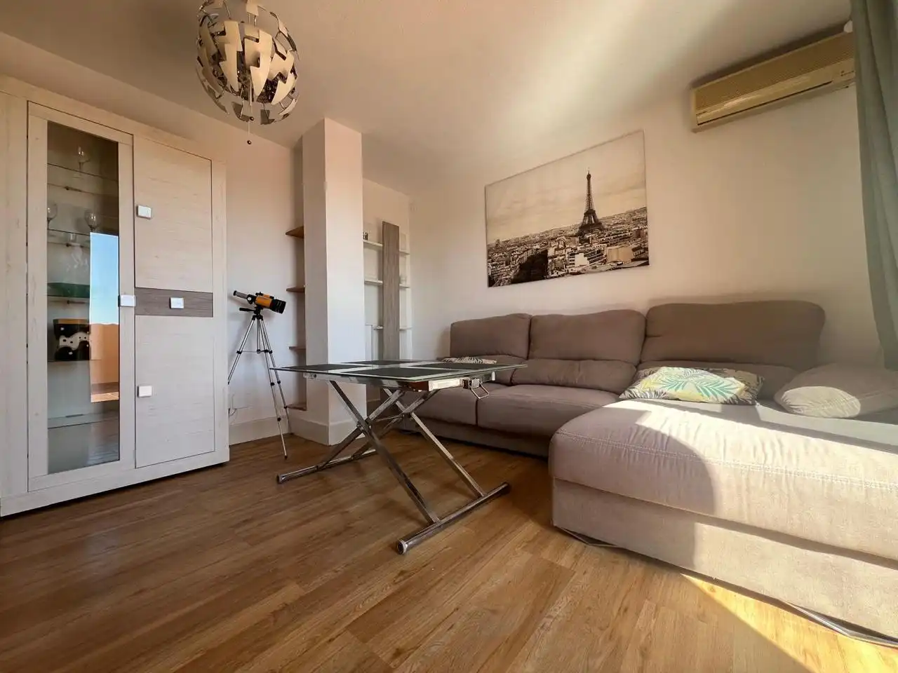 Sala de estar de Ático de alquiler en Benalmádena con Aire acondicionado, Terraza y Trastero