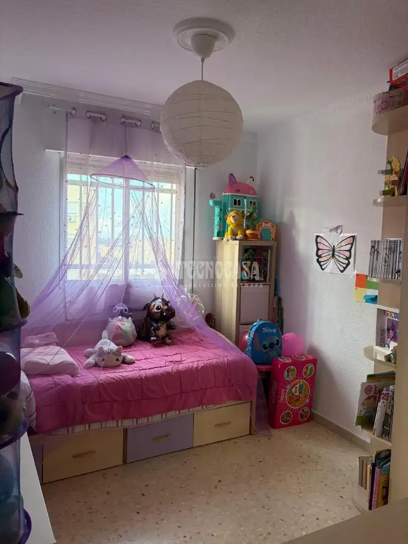 Bedroom of Flat for sale in Sevilla  with Air Conditioner and Terrace