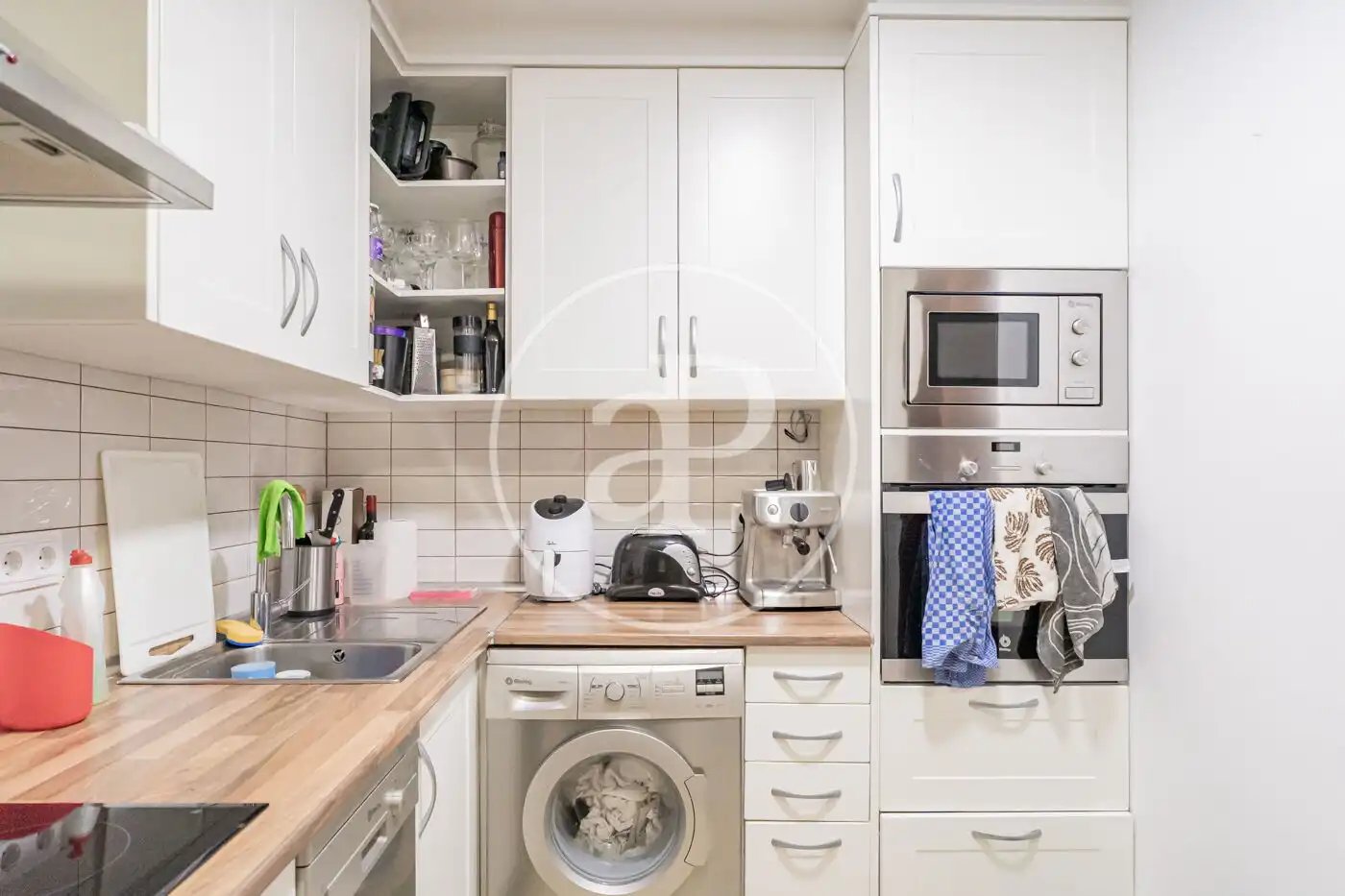 Kitchen of Flat for rent in Madrid  with Air Conditioner, Heating and Balcony