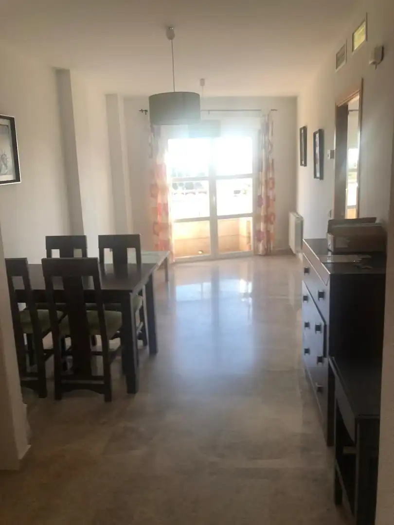 Apartament amb ascensor de lloguer a Maria Auxiliadora - Barriada de Llera, imagen 3