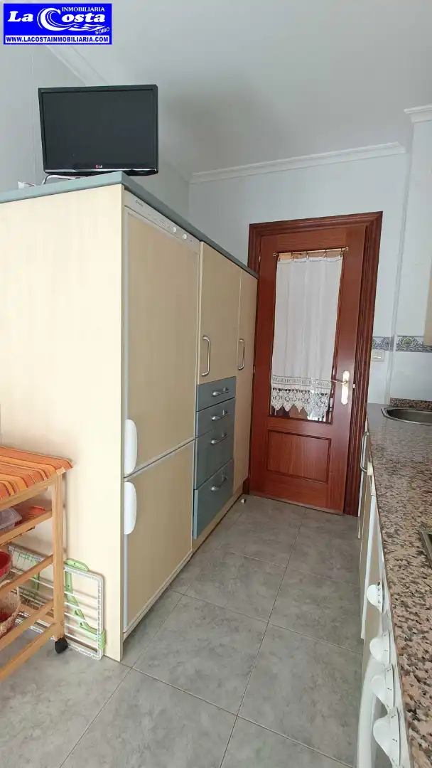 Schlafzimmer von Wohnung zum Verkauf in Ribamontán al Mar mit Heizung, Ofen und Waschmaschine
