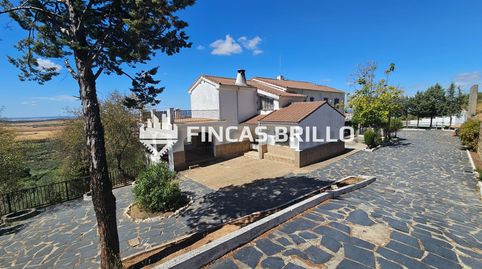Exclusivo chalet en Urbanización La Montaña con las mejores vistas a Cáceres