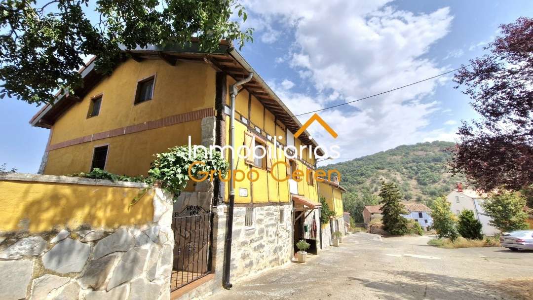 Vista exterior de Casa o xalet en venda en Redecilla del Campo amb Calefacció, Jardí privat i Traster