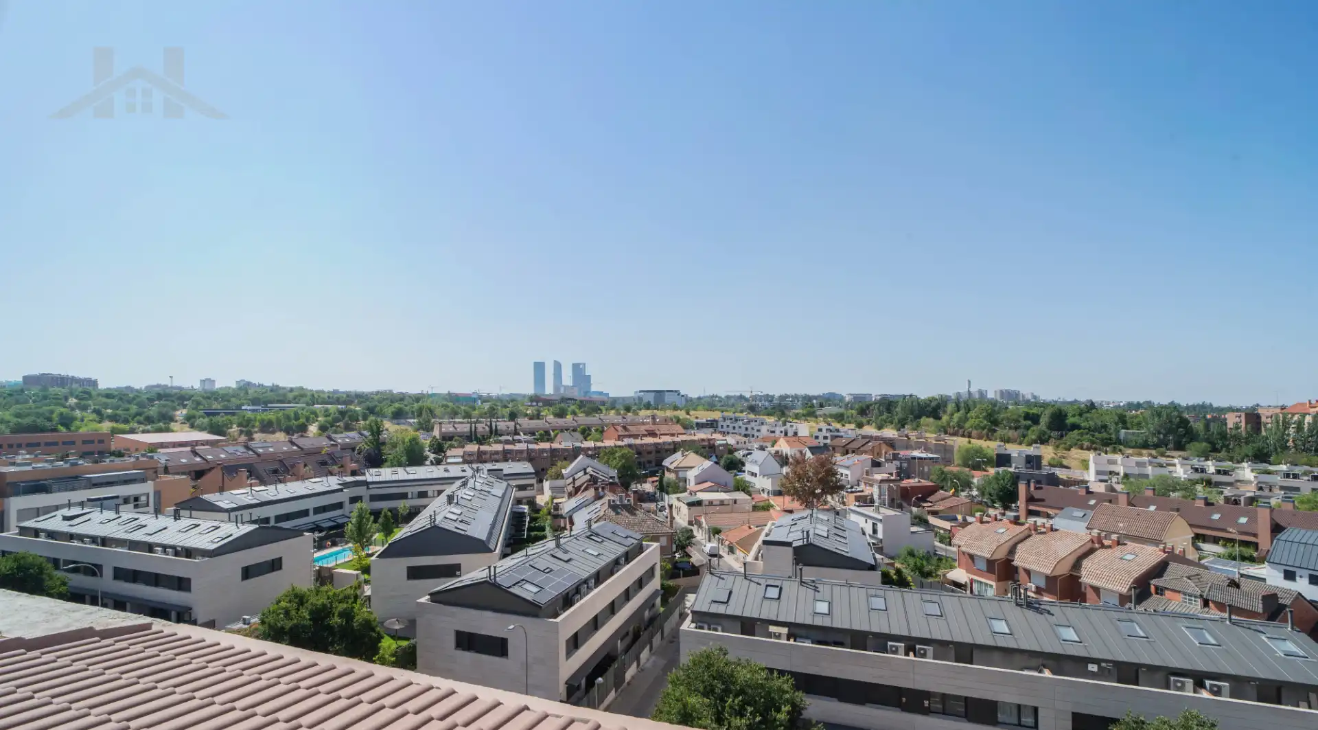 Exterior view of Flat for sale in Madrid  with Air Conditioner, Heating and Storage room