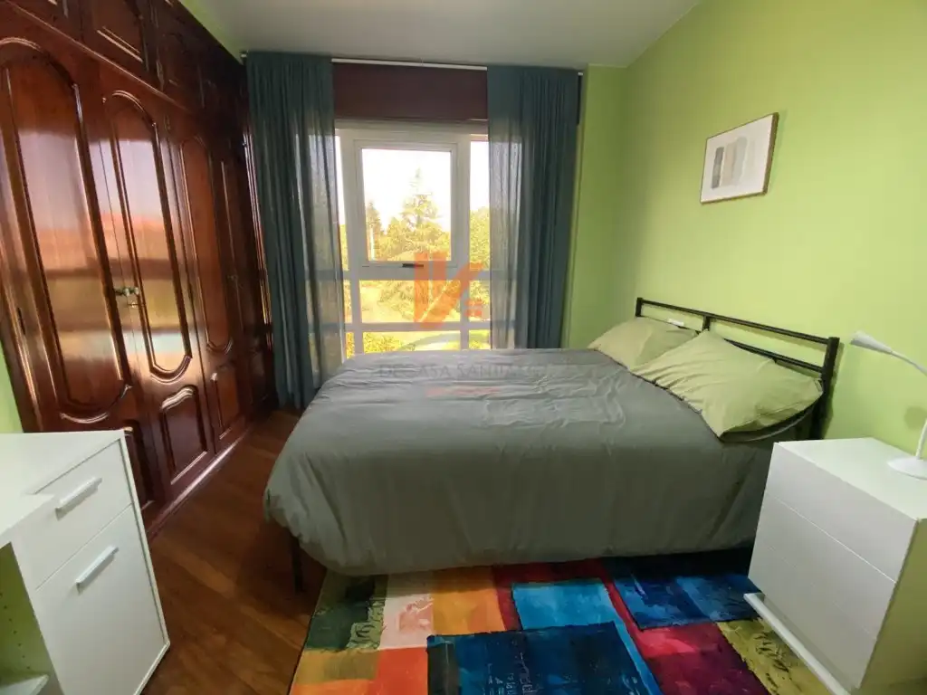 Bedroom of Flat for rent in Santiago de Compostela   with Furnished