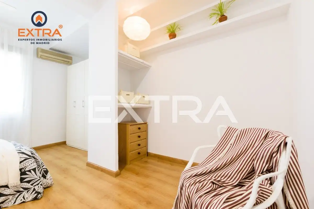 Attic for sale in Avenida Ciudad de Barcelona, Adelfas