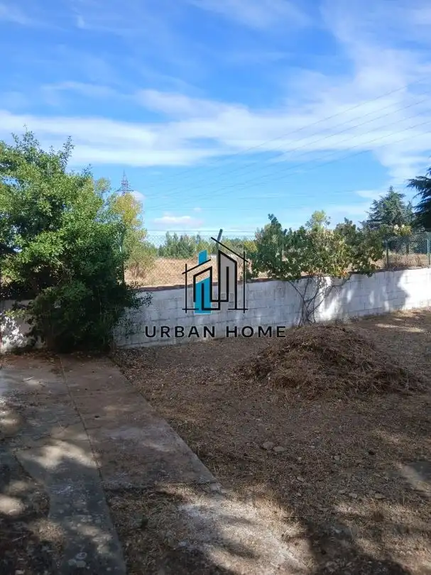 Casa o xalet en venda en León Capital  amb Calefacció i Jardí privat