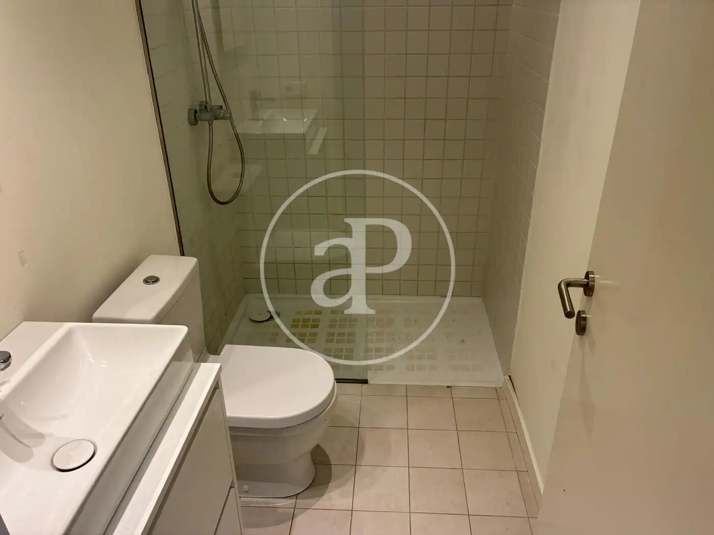 Badezimmer von Dachboden zur Miete in  Palma de Mallorca mit Klimaanlage, Heizung und Terrasse