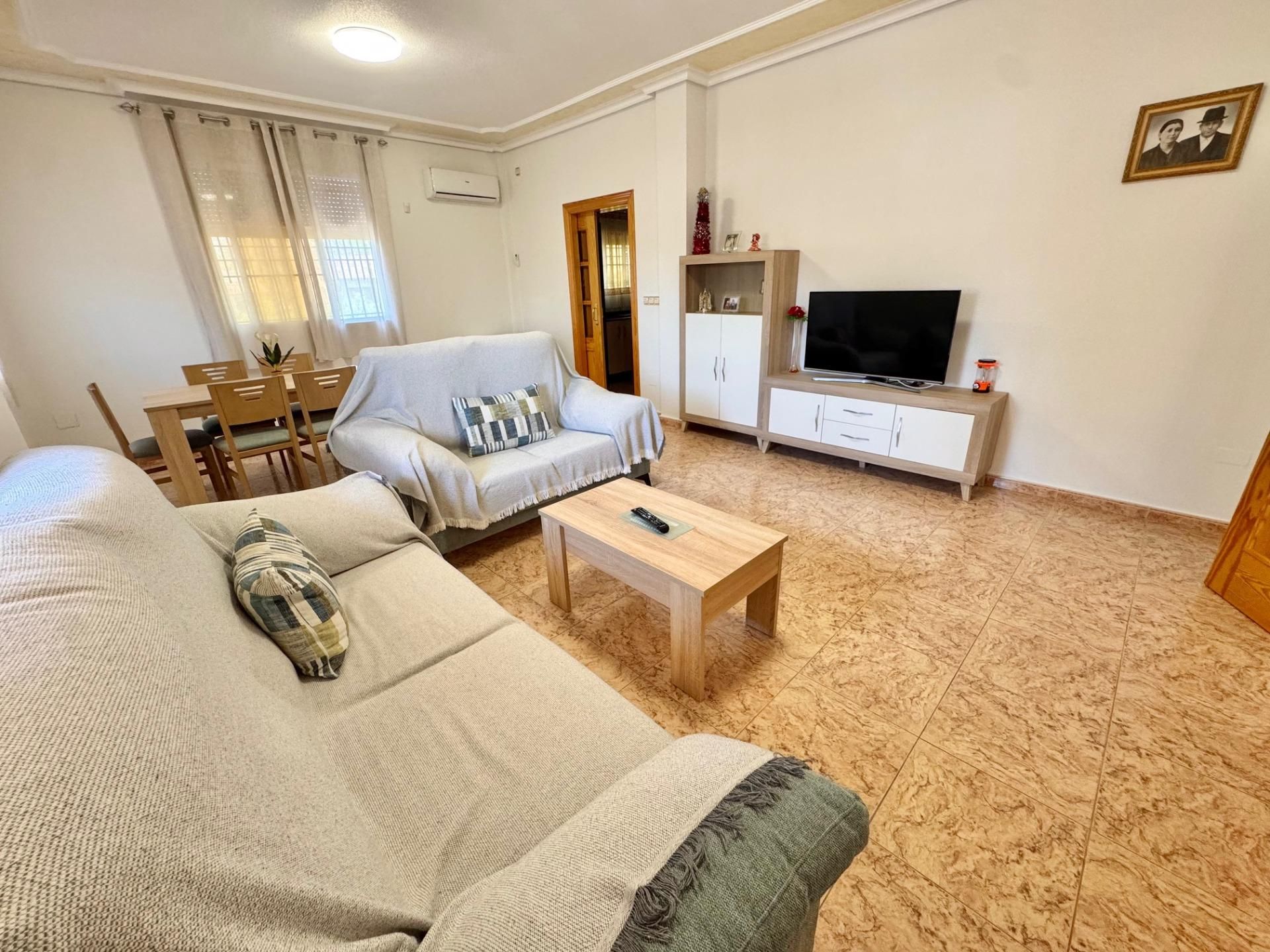 Sala de estar de Casa o chalet en venta en Orihuela con Aire acondicionado, Calefacción y Jardín privado