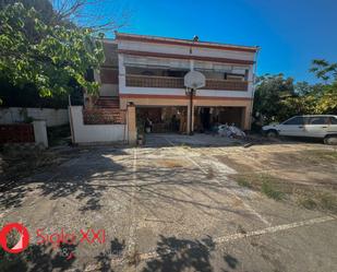 Vista exterior de Casa o xalet en venda en Castellón de la Plana / Castelló de la Plana amb Terrassa i Piscina
