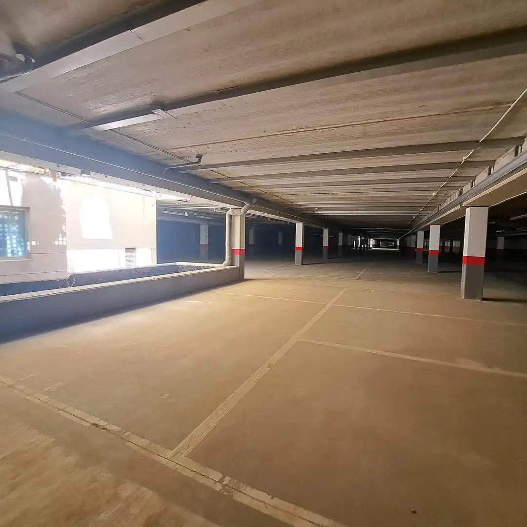 Einzelparkplatz mit Aufzug zum Verkauf in Avinguda Joan Calot 12, imagen 8
