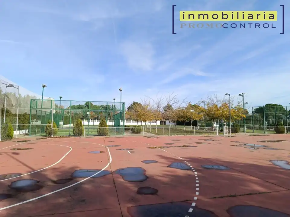 Chalet con terraza en venta en Calle Río Aragón 4, imagen 28