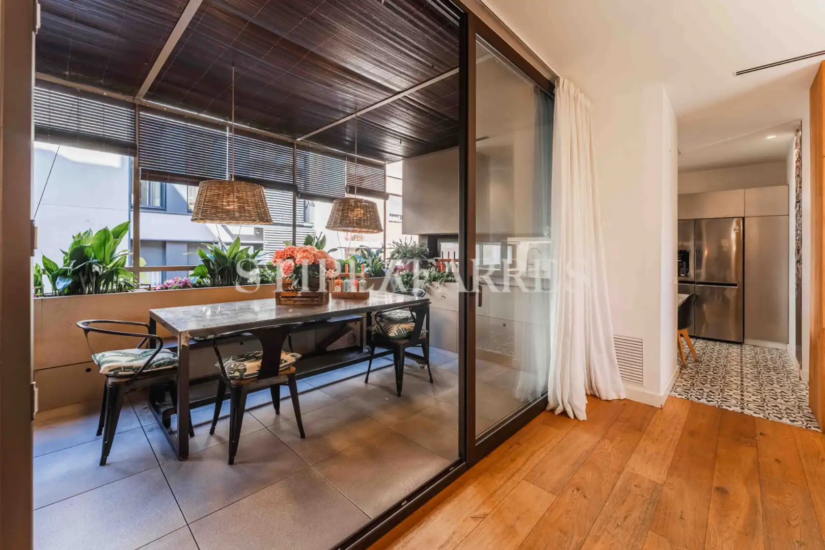 Vista exterior de Casa adosada en venta en Barcelona con Aire acondicionado, Calefacción y Jardín privado