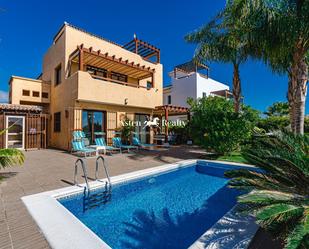 Vista exterior de Casa o xalet en venda en San Miguel de Abona amb Aire condicionat, Calefacció i Jardí privat