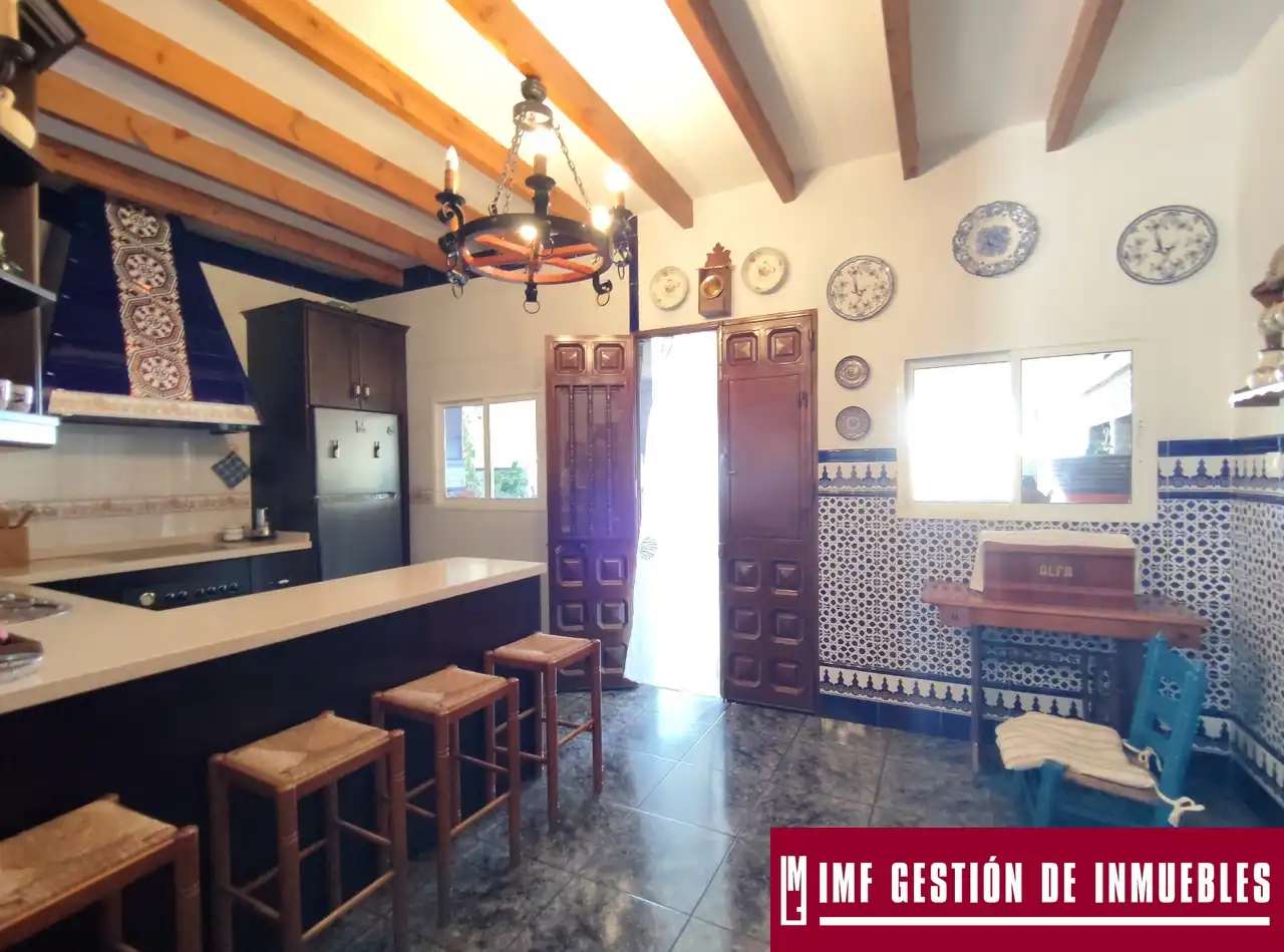 Finca rústica en venta en Canillas de Aceituno con Jardín privado, Terraza y Amueblado