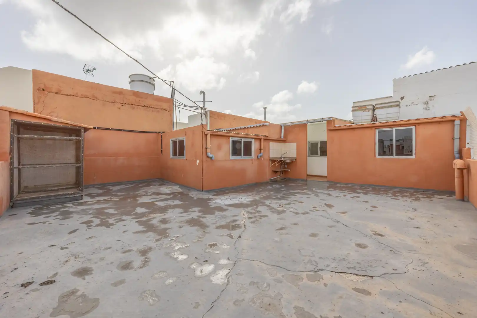 Vista exterior de Piso en venta en Telde